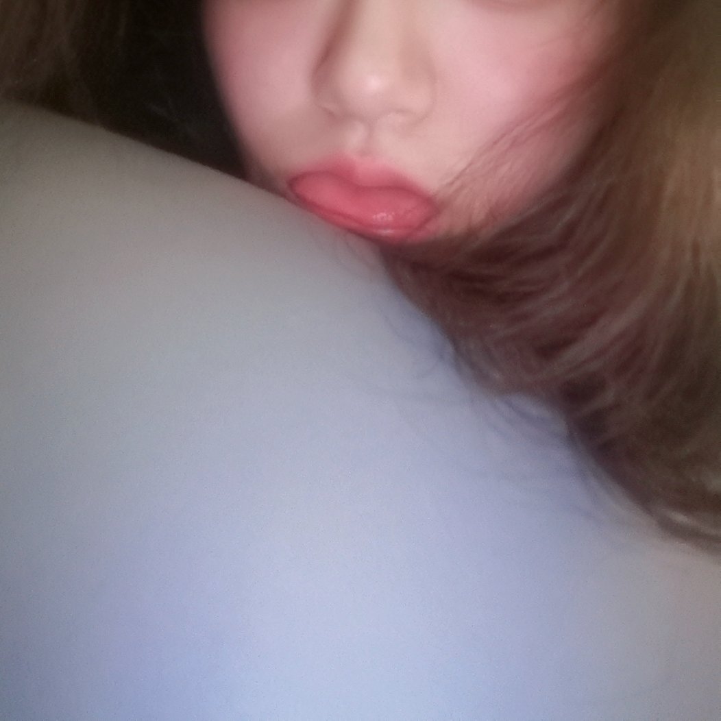 Sweeductive's tweet photo. 嘴巴嘟嘟
＃les #女女 ＃女同 ＃双 https://t.co/UpzoiIzym7