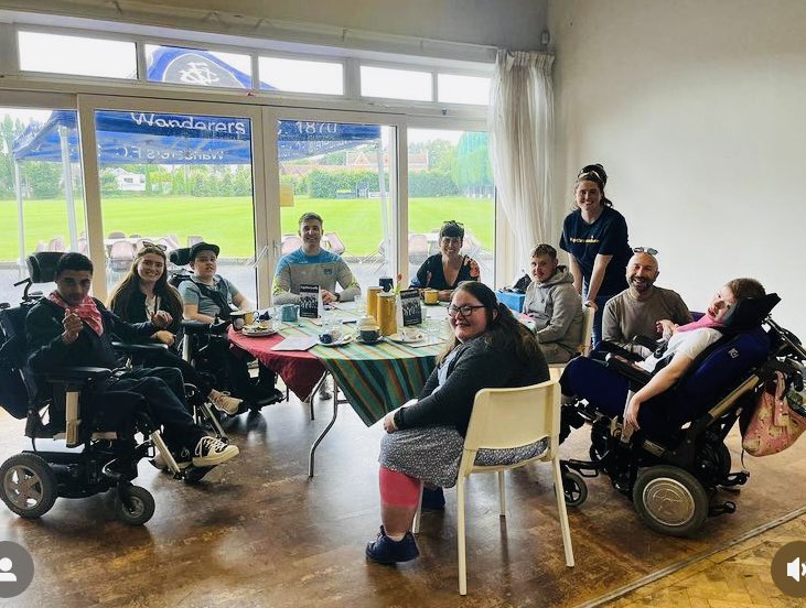 Bringing together different groups in our community ! Thank you <a href="/TogetherAcademy/">TogetherAcademy</a> <a href="/BallsbridgeLive/">Ballsbridge</a> @NeurodIreland for welcoming our students this morning ! ☕️