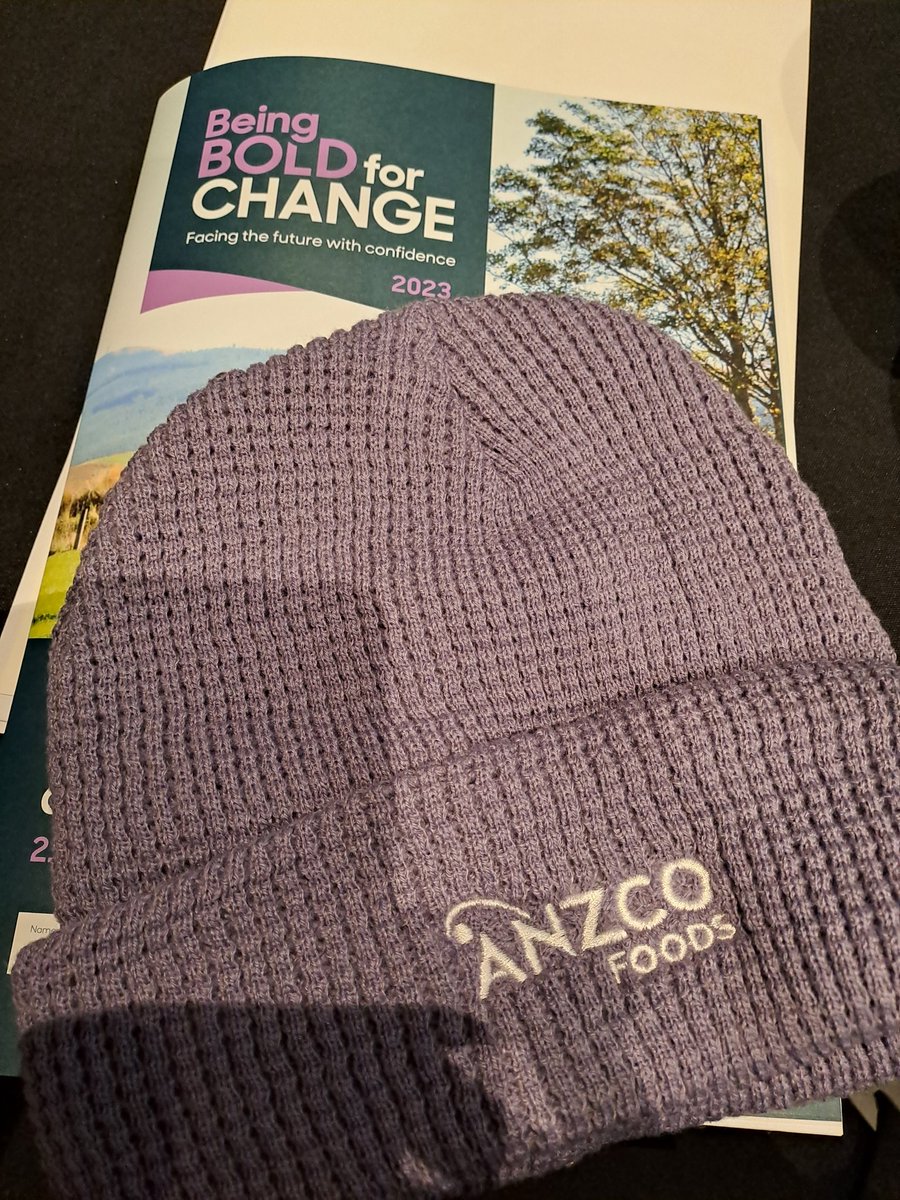 Suzanne Rowe tweet media