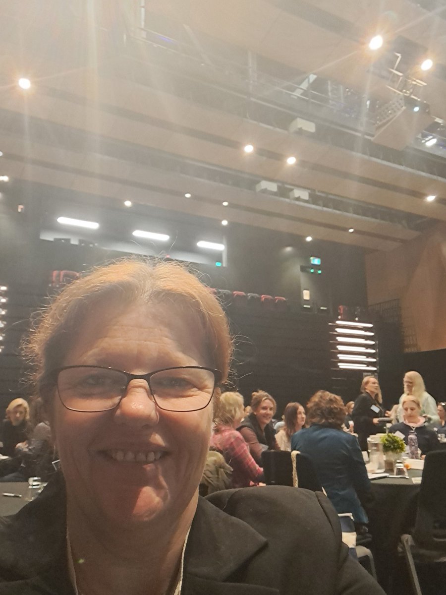 Suzanne Rowe tweet media