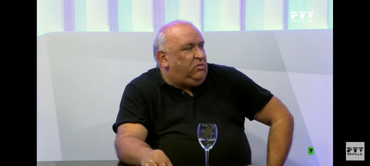 lolalmancilla's tweet photo. Hoy mi Antonio ha vuelto a dejarnos sin palabras. Hablando de su último libro. Que suerte tenemos los que estamos cerca de ti. Enhorabuena como fotógrafo y escritor. @sultantrianero @AlmuzaraLibros  #VirgenesDesconocidasSevillanas .  #SentirCofrade https://t.co/jGL4tjfIu9
