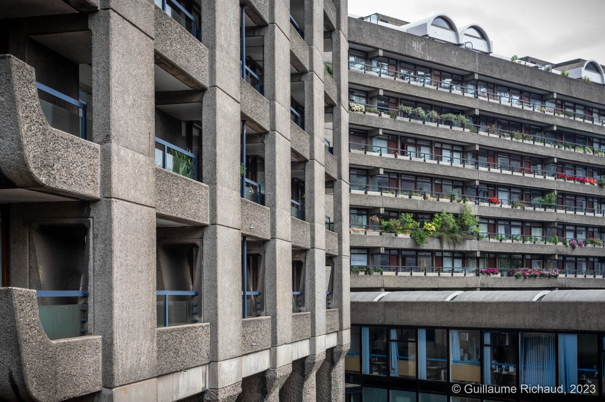 Fascinated by the #Barbican in #London, when concrete meets water and flowers. 
#Modern #architecture #brutalisme