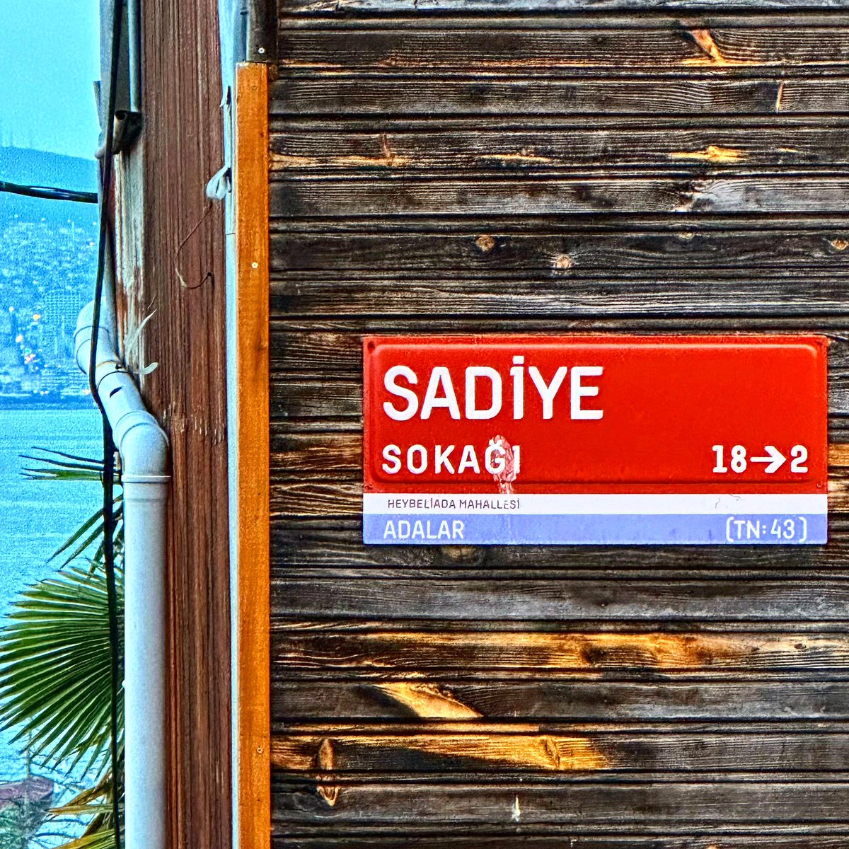 Chriak's tweet image. #sadiye #heybeliada #halki #bazısokakisimleri