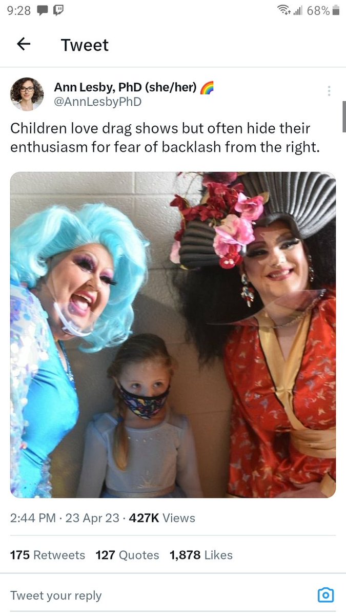 MuffinBoyyyyy's tweet photo. @hutchinson I will ask the question again, do you think this is okay????? Are you fine with this??? https://t.co/wIHXAR7oDj