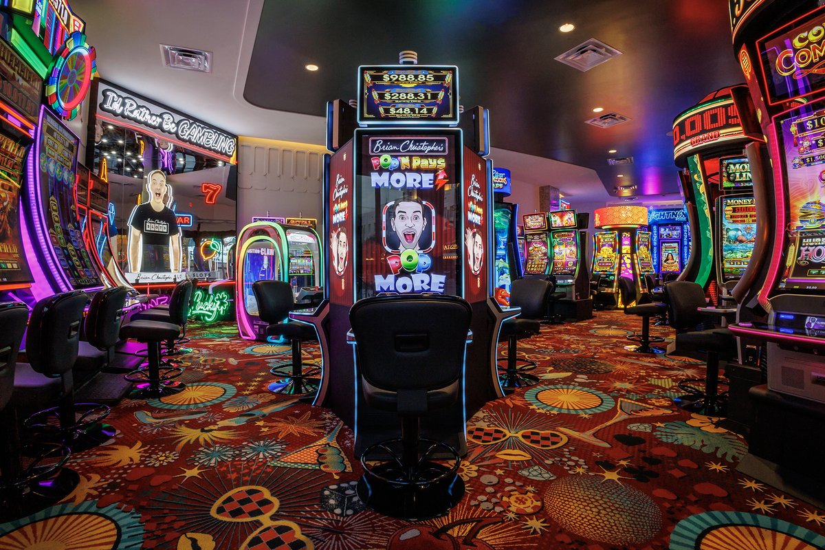 PlazaLasVegas's tweet photo. Brian Christopher Slots At Plaza is now open. Press your luck in Downtown’s first smoke-free and social media-friendly gaming area! 🎰
https://t.co/o6HWOLnJ9p
#PlazaLV #Vegas #DTLV #FremontStreet #OnlyVegas #Downforanythingdtlv #BCSlots #Smokefree #gaming https://t.co/eLQBldaczW