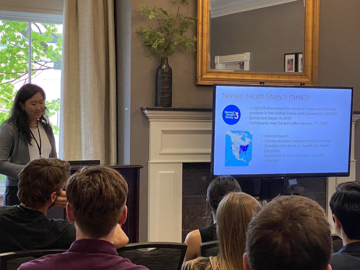 <a href="/cindyrobinhu/">Cindy Hu</a> presenting her amazing work on sleep in <a href="/nhs3/">Nurses' Health Study 3</a> at @ISEE_NAC  - making me such a proud advisor!!!