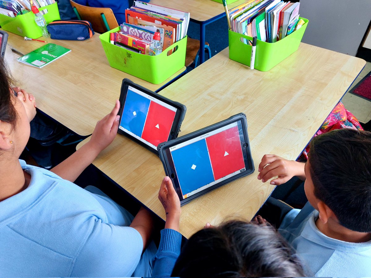 1stClSAttracta's tweet image. Last Thursday we took part in a @Kahoot quiz organised by 4th class. With help from our 4th class buddies we answered questions about World Flags 🌎  #ICT #Kahoot #worldflags #collaborativelearning
@4thClSAttracta 💻🖲👩🏾‍🤝‍👨🏼👨🏻‍🤝‍👨🏽👩🏽‍🤝‍👩🏼
🇮🇪🇺🇸🇬🇧🇮🇹🇲🇫🇵🇱🇮🇳🇳🇱🇵🇰🇸🇰🇷🇴🇸🇾