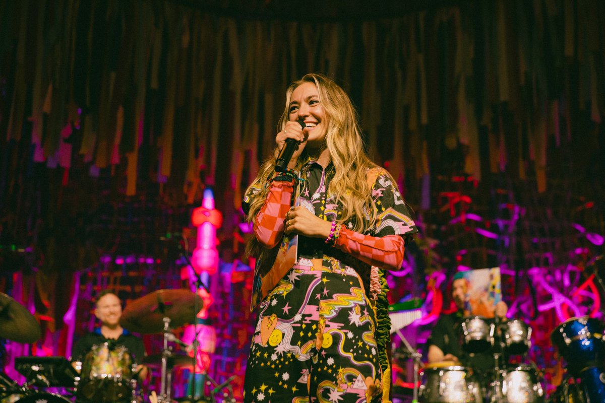 Lauren Daigle tweet media