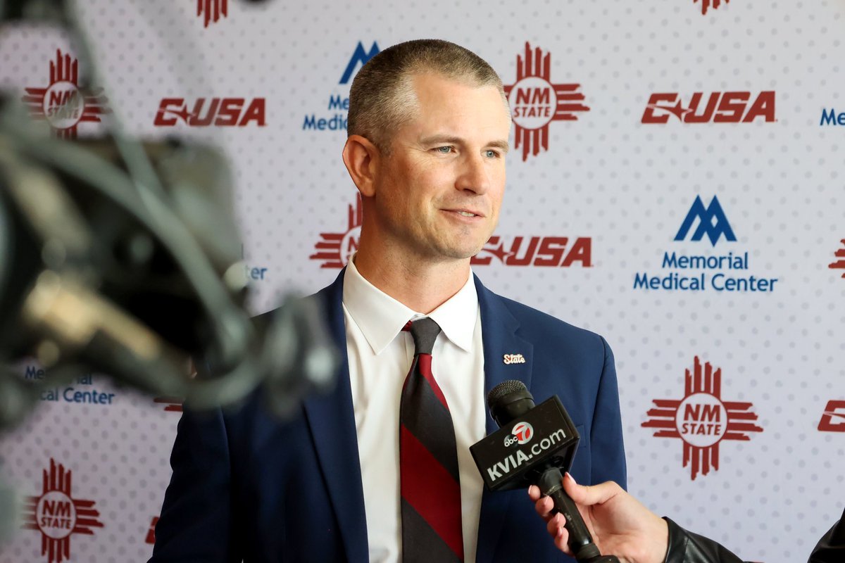 Ladies and gentlemen - your new head coach, @Jake_Angier 

#AggieUp