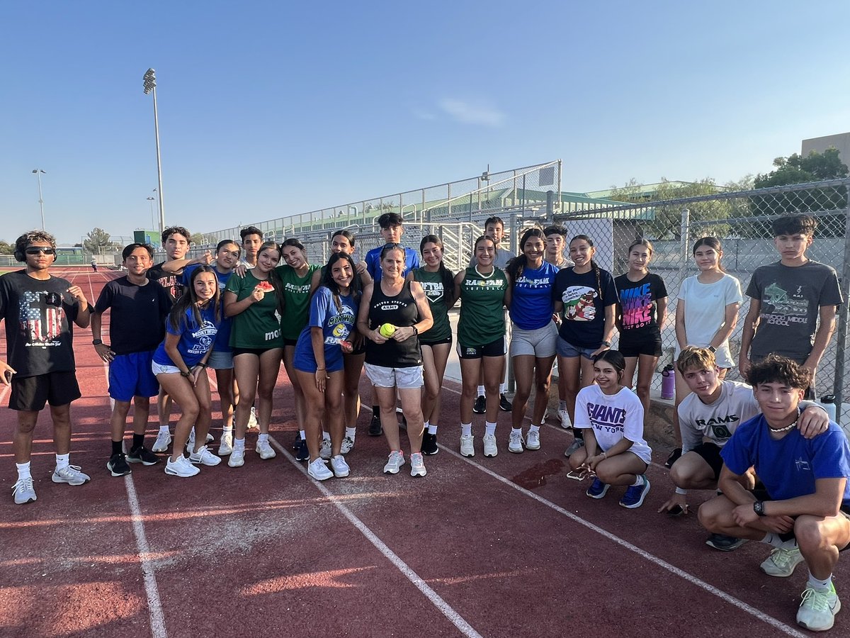 Week 3 of Summer Running with @montwoodrunning is in full swing. The group has some @mhs_sb players as our special guest today! They did amazing! @MontwoodHS Running For #Excellence #TEAMSISD #earnyourhorns #emeralcity