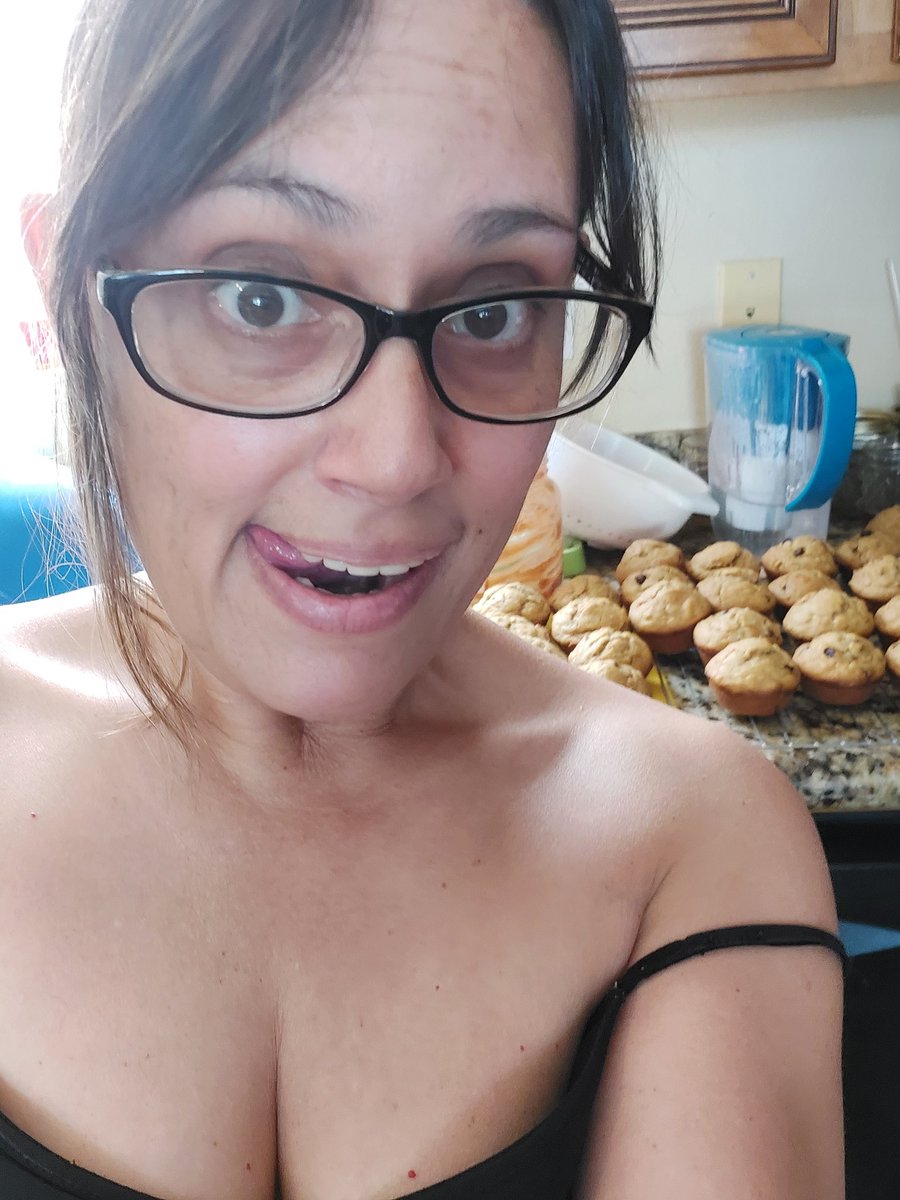 Weapon_SeXx's tweet photo. Did you see me this morning? If not, I should be on tonight! #tuesdayvibe #model #models #chaturbate #mfc #milf #banana #muffins #butter #MasterChef #love #kitchen #camming #Tuesday #TuesdayFeeling #tuesdaymotivations #TuesdayBlessings https://t.co/NbyDrStNuJ