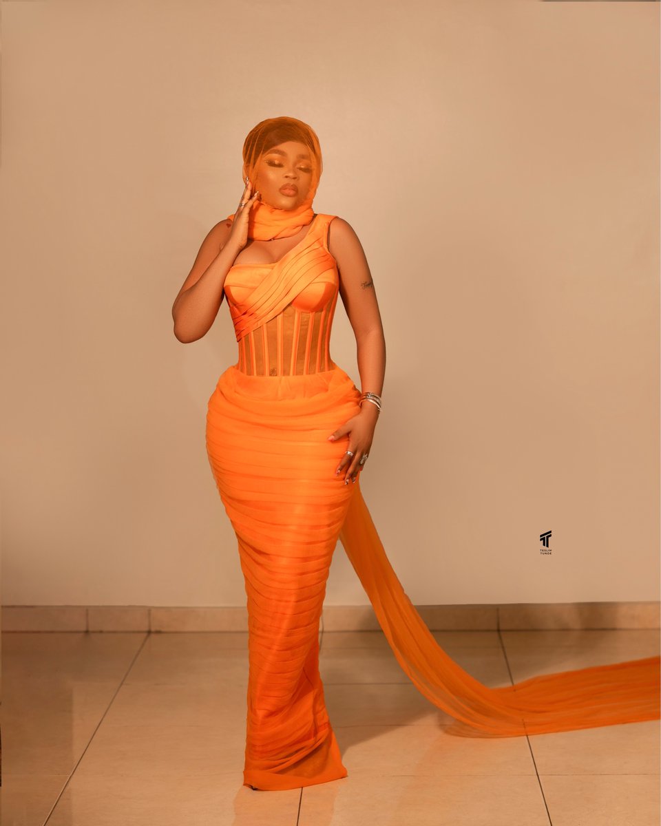 Her refined style and impeccable taste make her a true icon of elegance. 
🧡

#ChinenyenwaOkoebor 
#BBNaijaReunion