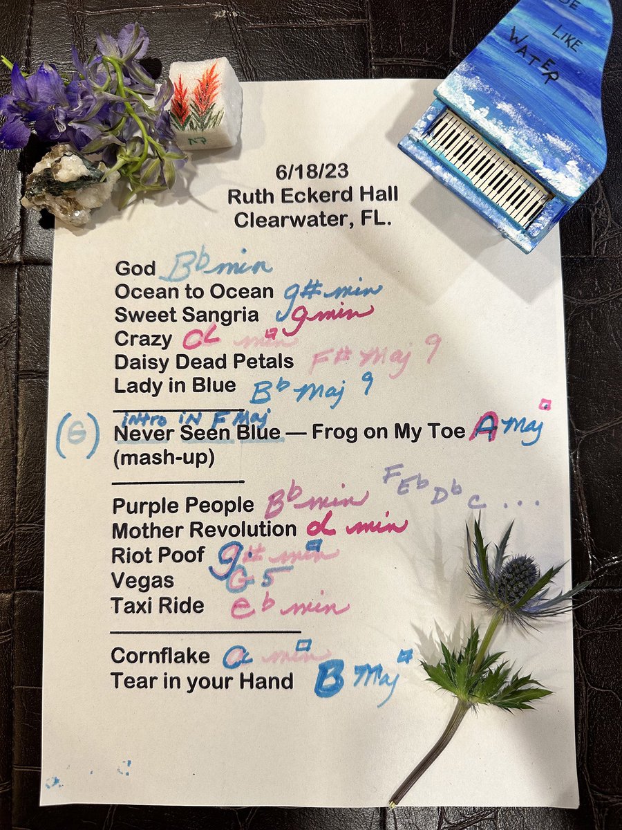 What a blast we had!
 
Click the link below for information and ticket links!

toriamos.com/tour