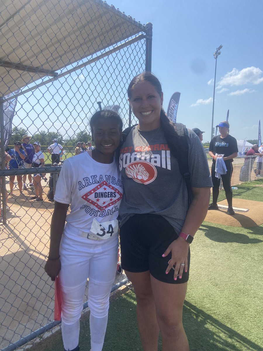 _trinityerianaa's tweet photo. Enjoyed reaching out and talking to college coaches at the Top Club National Pro Combine Camp!! https://t.co/zMqtToH64d