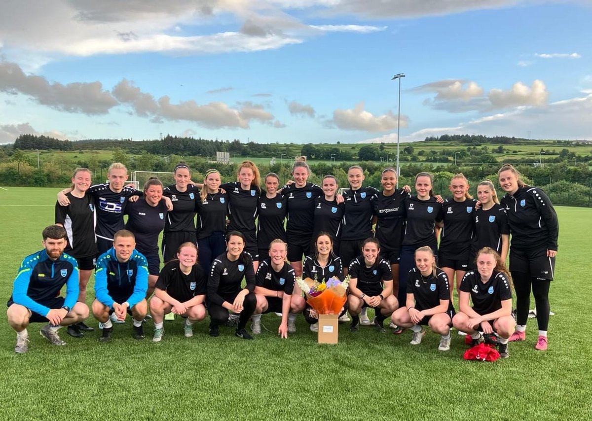 DLRWaves's tweet photo. It's not goodbye just see you later 🩵
Tonight we gave our longest serving player Catherine Cronin a little send off as she relocates for work at the end of the month.
We wish u and Stephen the very best of luck and look forward to welcoming you back to the Bowl as our No1 fan🌊 https://t.co/tM8zHaHsZT
