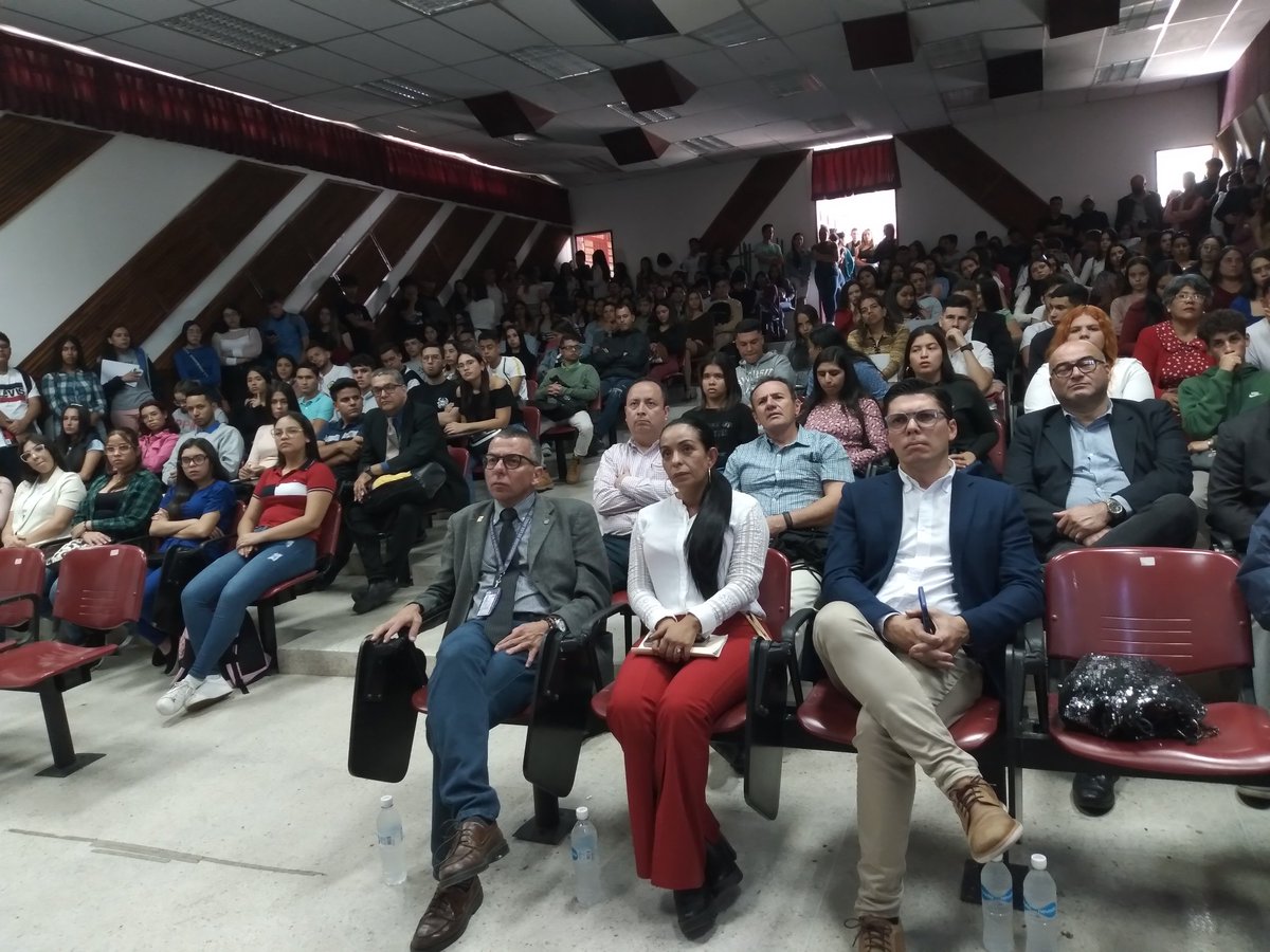 rivasleone's tweet photo. Hoy nuestra Facultad de Ciencias Jurídicas, Políticas y Criminologicas les dio una cordial bienvenida a nuestros estudiantes de nuevo ingreso 2023. #facijupsomostodos Agradecer a los directores, coordinadores, profesora, personal ATO y a nuestros estudiantes su disposición. https://t.co/g5AC0ojBRw