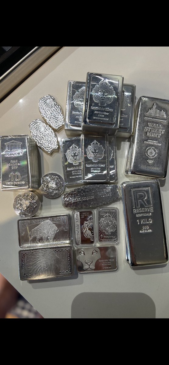 MHarriman55428's tweet image. #Patriots #SilverStackers #EndTheFed #RealMoney #GodsMoney if you are interested in high quality, incredibly beautiful #Silver bars, rounds, stackers or sovereign coins produced for over 20 sovereign nations check out #ScottsdaleMint
