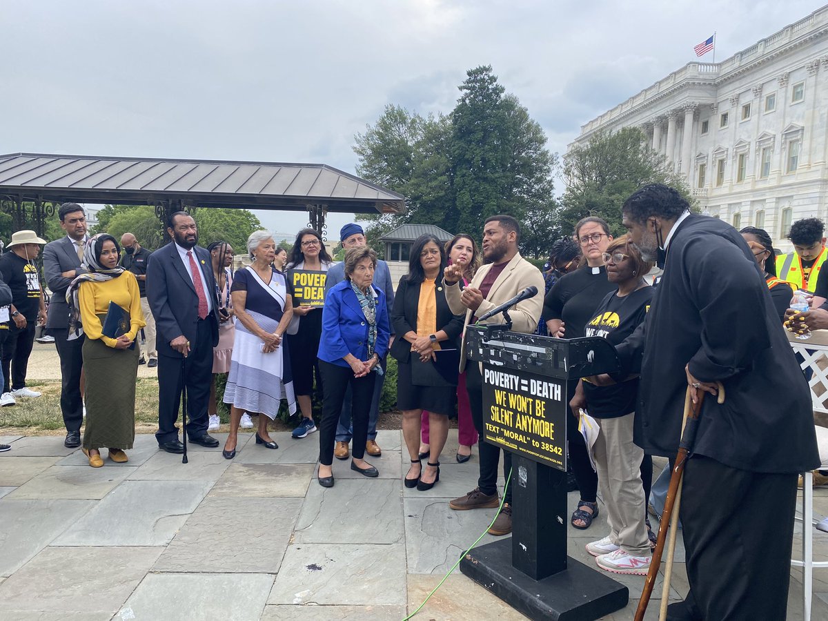 BREAKING: Reps. Pramila Jayapal and Barbara Lee just announced plans to reintroduce a Third Reconstruction Resolution–a sweeping package of 20+ policies to tackle poverty and address other systemic injustices.
