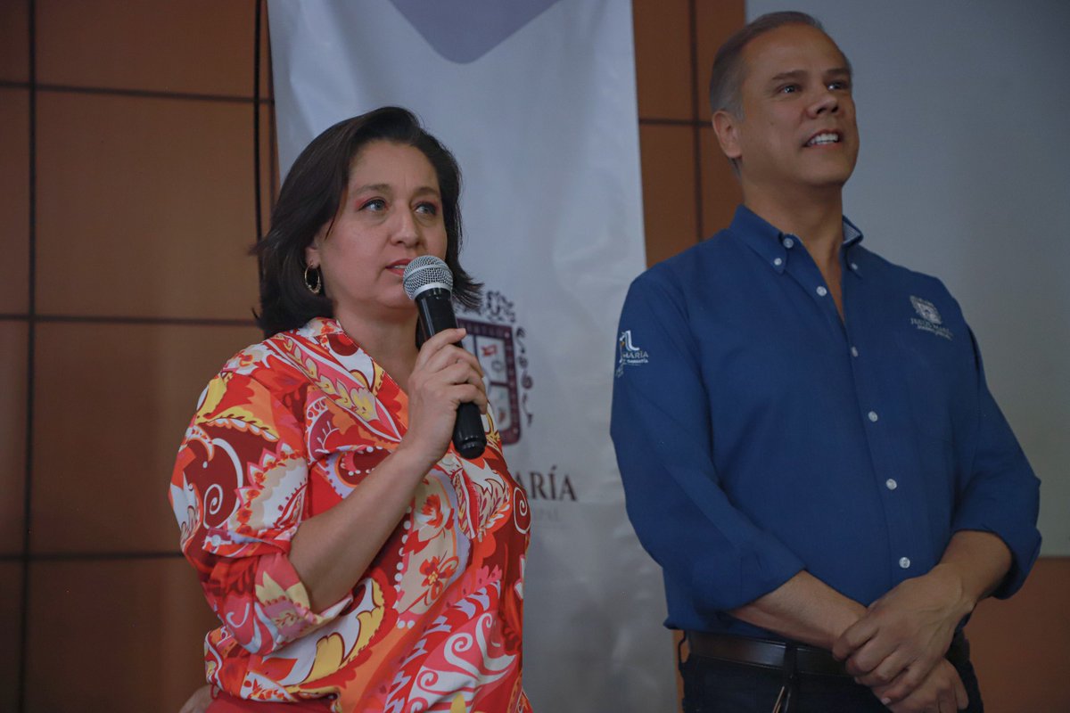 Jesus_Maria_'s tweet photo. Funcionarios del municipio de Jesús María, concluyeron este martes el taller sobre Derechos Humanos, Equidad de Género y  Diversidad sexual, al que asistieron también el presidente municipal @arambulaantonio y su esposa Liliana Coronado. https://t.co/wLWHRBKchq