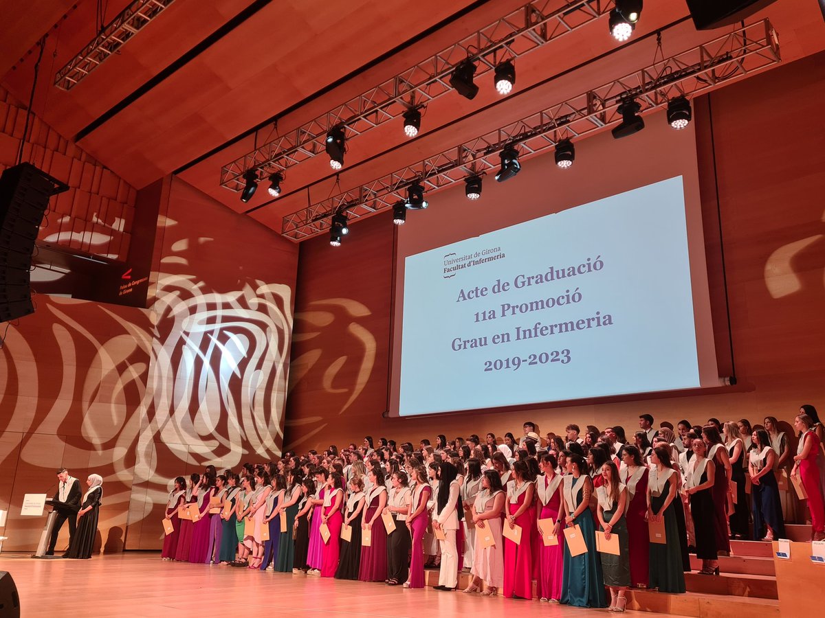 PatinoFina's tweet photo. Avui s'han graduat 136 #infermeres a la #UdGInfermeria ENHORABONA i MOLTA SORT ! https://t.co/Z2lXO2gz7C