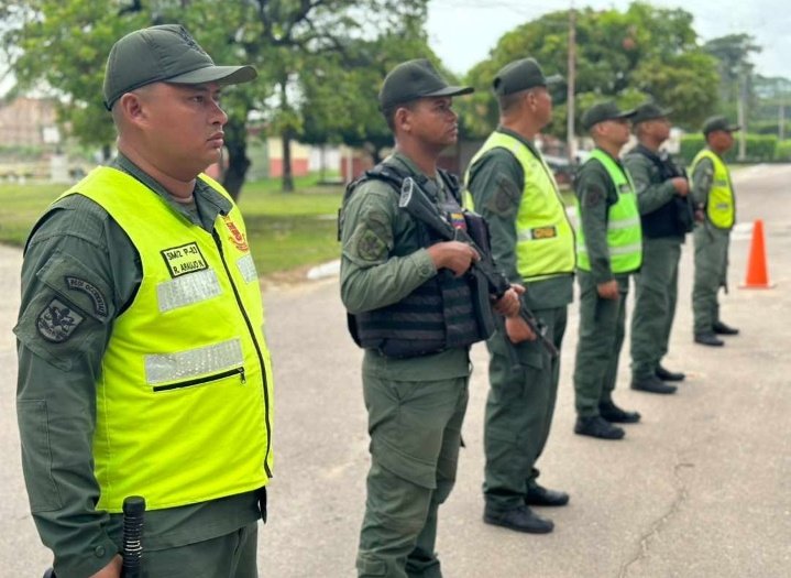 #20Jun En la Guardia Nacional Bolivariana, Somos garantes de la Seguridad y Protección de la Patria.
#1x10EsEficiencia
#SomosGNBGarantíaDePaz