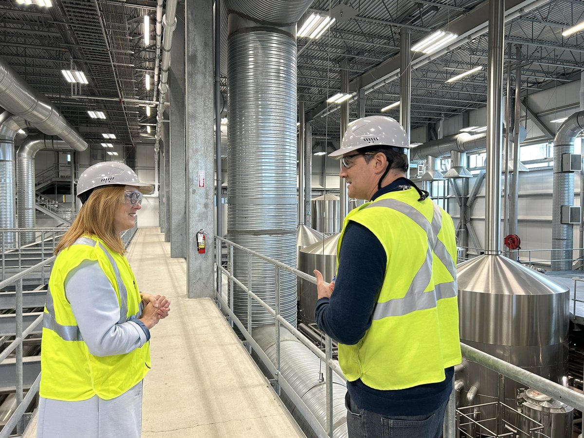 With a strong labour force & excellent access to global markets, it's no surprise companies like @MolsonCoors & @RedBullCanada are choosing to make @City_Chilliwack their home. #StrongerBC 2/2