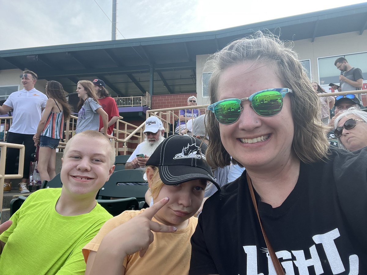 JessicaMcclureL's tweet photo. @monstershockey #lighttheland https://t.co/70m4t9sWNc