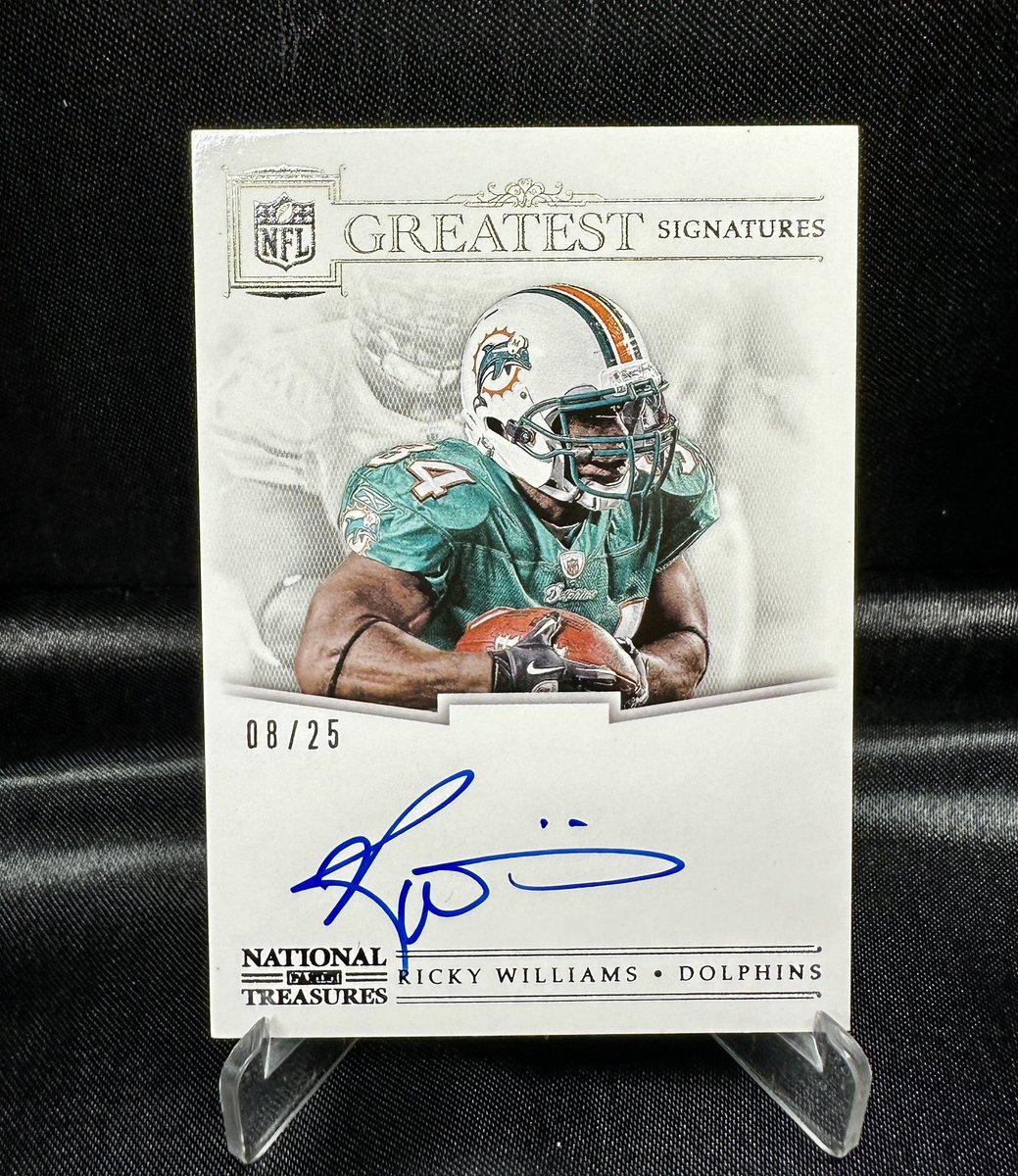 Newest addition to the Ricky Williams collection arrived today 🔥

#FinsUp #thehobby #whodoyoucollect