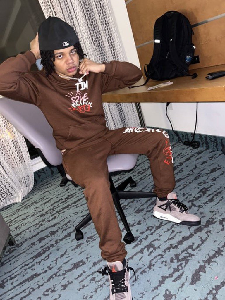 Tim Updates tweet media