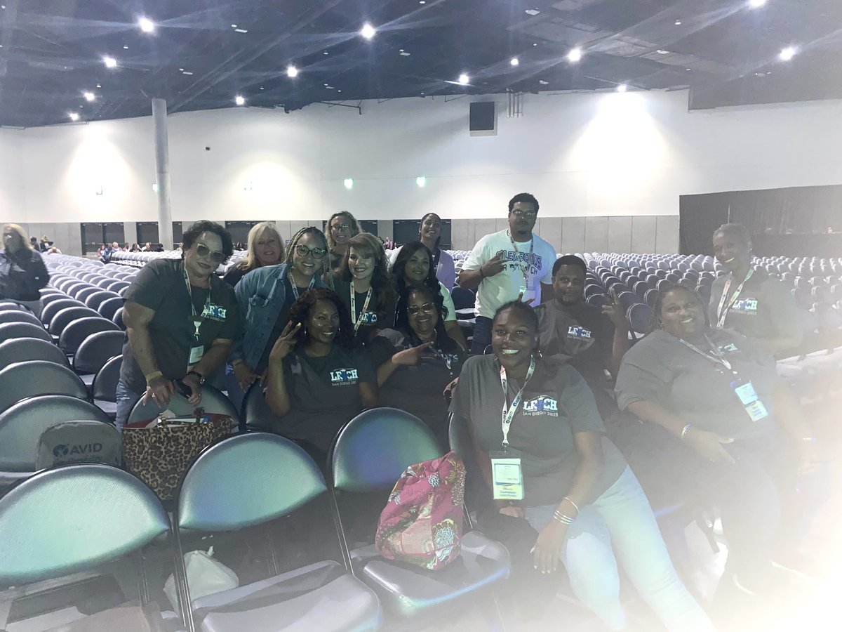 Joooooooooooe_'s tweet photo. let’s go tigers! LRCH takes on #AVID4possibility https://t.co/zu0wnnwRmq