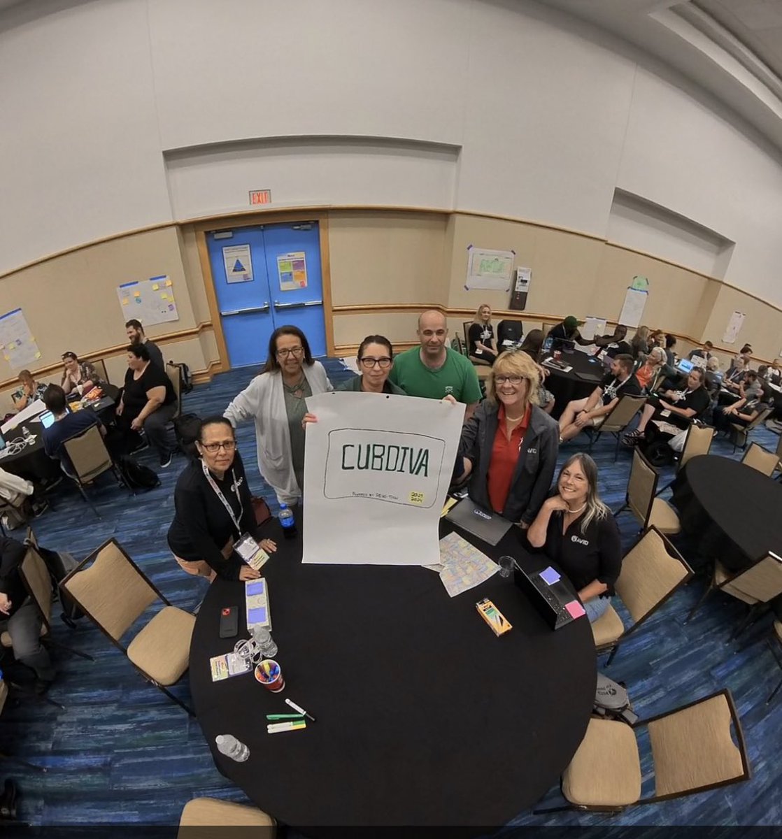 Liz Diaz tweet media