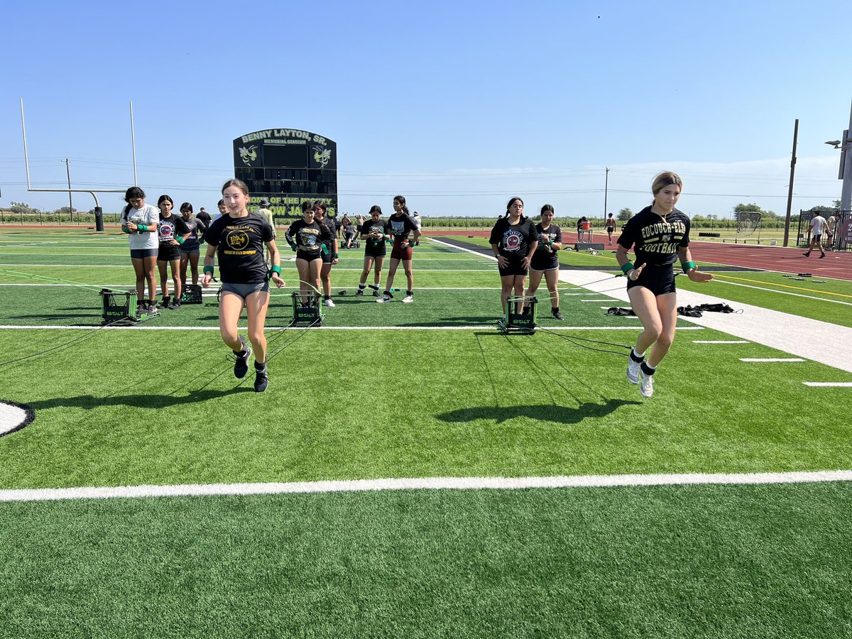 Jag_02179's tweet photo. Productive Day at Strength & Conditioning 🔥 #SpeedKills #BuildingChampions #JacketMentality https://t.co/n5ces3uqQY