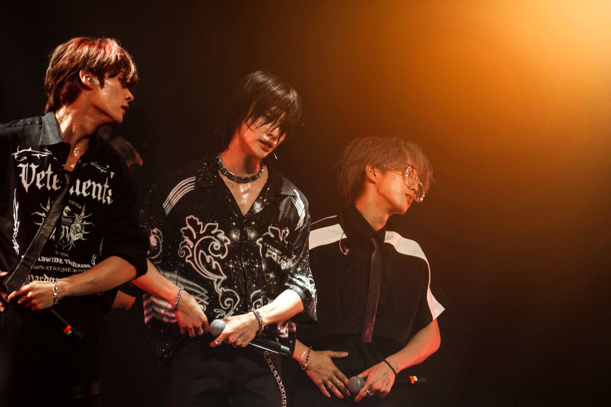 sam ?! (@skz0nes) on Twitter photo 