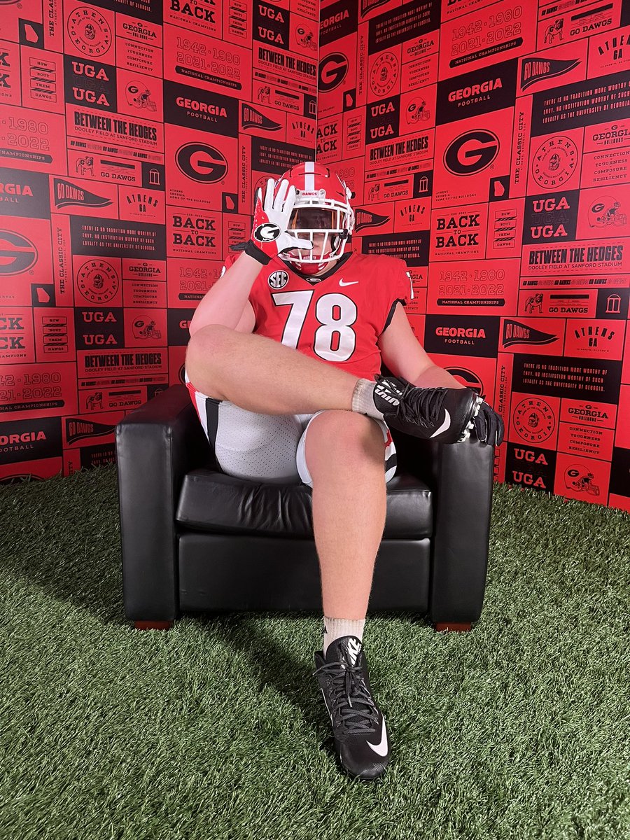 KailEllis78's tweet photo. Blessed and thankful to be offered by The University of Georgia @GeorgiaFootball #godawgs￼  @KirbySmartUGA
@SSearels @AmourManrey75
@CoachMcWhorter @Gates_CassHC 
@RustyMansell_ @ChadSimmons_ 
@JeremyO_Johnson @BrooksAustinBA @SWiltfong247 @RivalsFriedman 
@adamgorney https://t.co/nUfotCBmHd