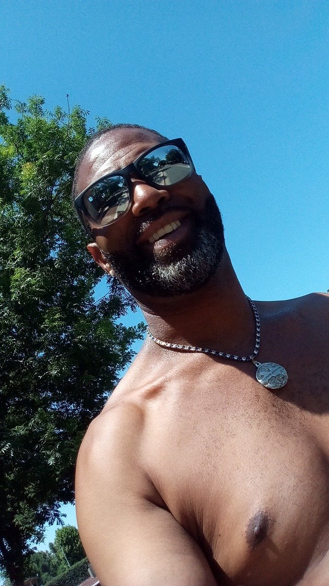 Talmage_Jamool's tweet image. Am I fresh enough? Do I need to be Flyer?