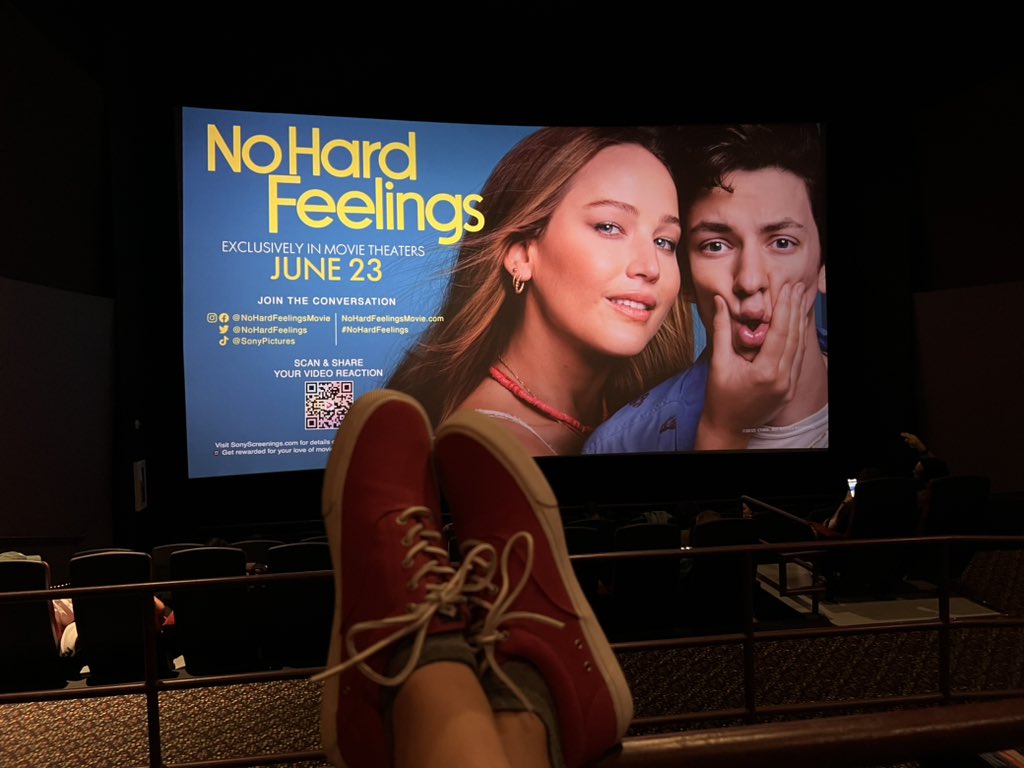 ReadyOneTakeTwo's tweet photo. Checking out Jennifer Lawrence in front of AND behind the camera! There’s a shortage of good comedy. Hopefully @NoHardFeelings fills the void. Look for my review coming to @DaytimeTVshow on @WFLA. 

Bonus content: what does @DiannLibn think of this one? Stay tuned to find out! https://t.co/9bU8iru0QY