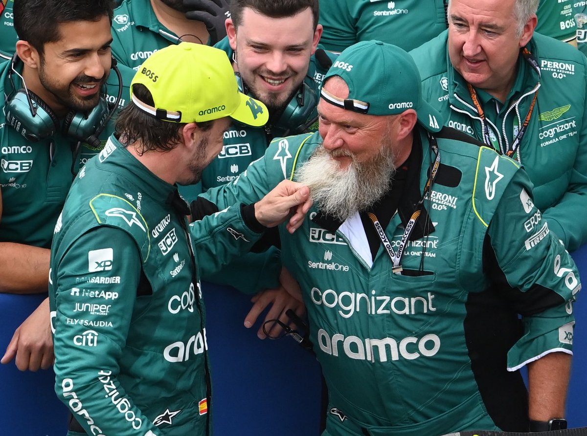 MARK SUTTON tweet media