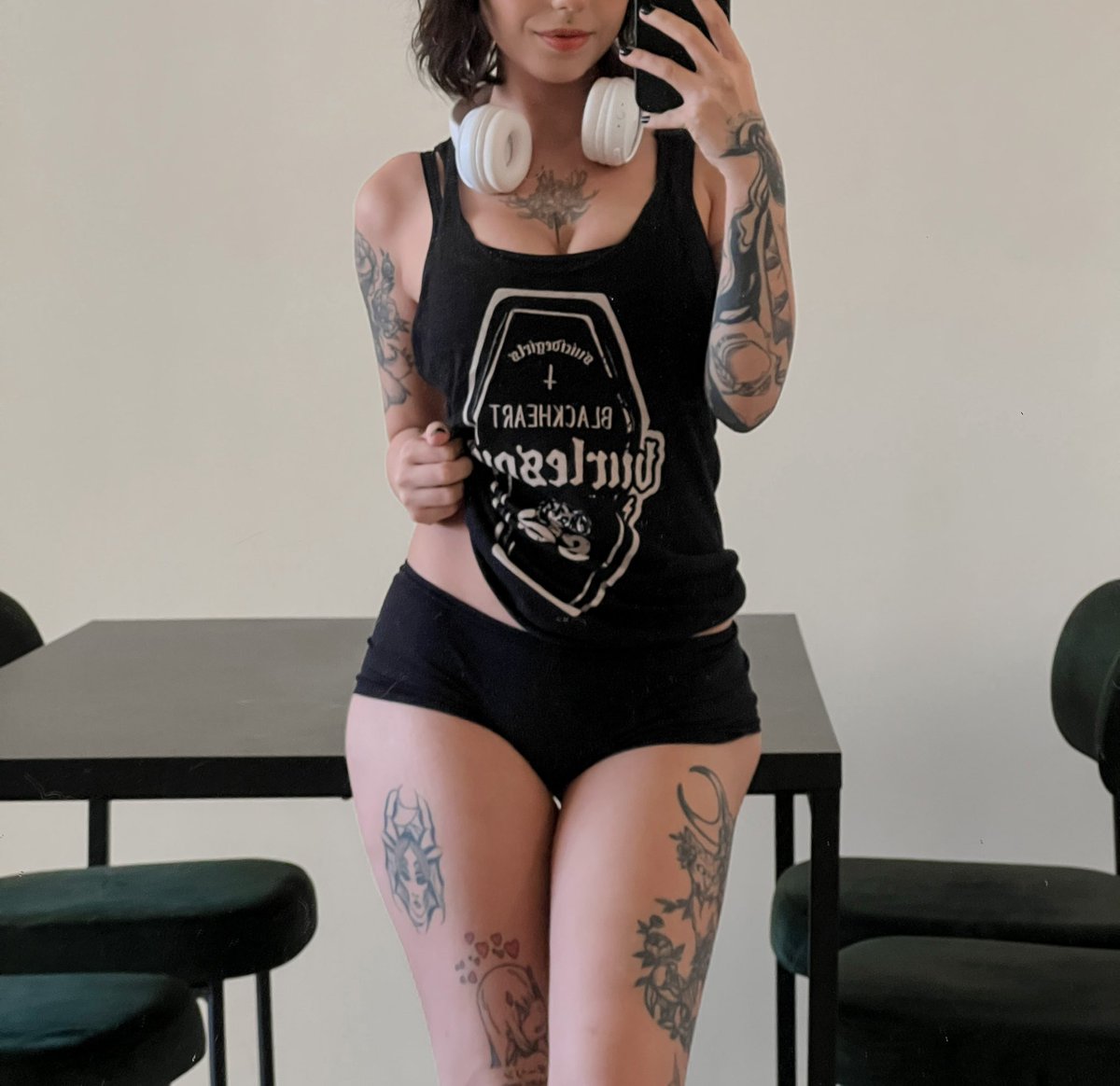 cMiiu's tweet photo. Quanto mais tatuagem tem uma mulher mais transtornada https://t.co/DixdjUrVEw