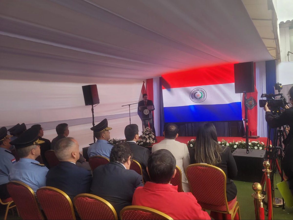 solushowpy's tweet photo. Hoy tuvimos el honor de estar presentes en el lanzamiento del nuevo sistema de vigilancia del Sistema 911 en San Lorenzo. Sonido y Pantalla LED a nuestro cargo. Gracias TSV del Paraguay por la confianza en nuestros servicios. https://t.co/M6bH6QtJoH
