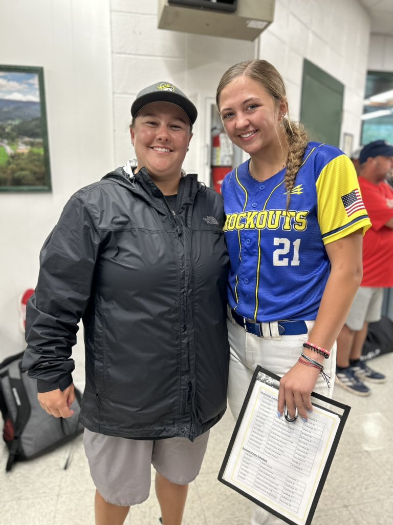 Courtney Cole tweet media