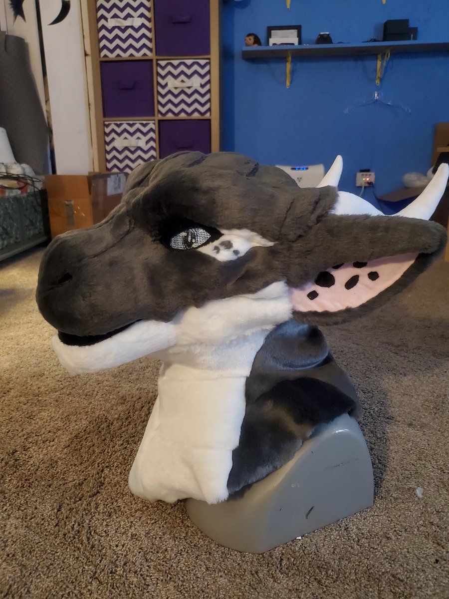 FureverWear's tweet photo. Here's an orca dragon!  This head is made from a resin round nose dragon base by @DvC_Ciara that I heavily modified for the toony style. https://t.co/Xa7lUwSyox