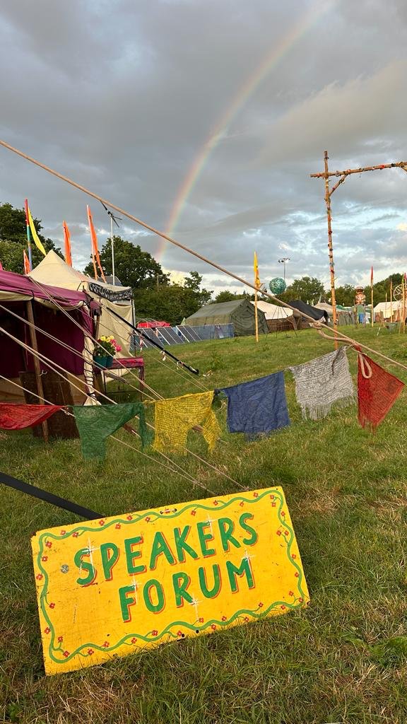 #Glastonburyspeakersforum the place at the end of the rainbow. Come with your climate questions and put them to this lot: glastonburyfestivals.co.uk/areas/the-gree…