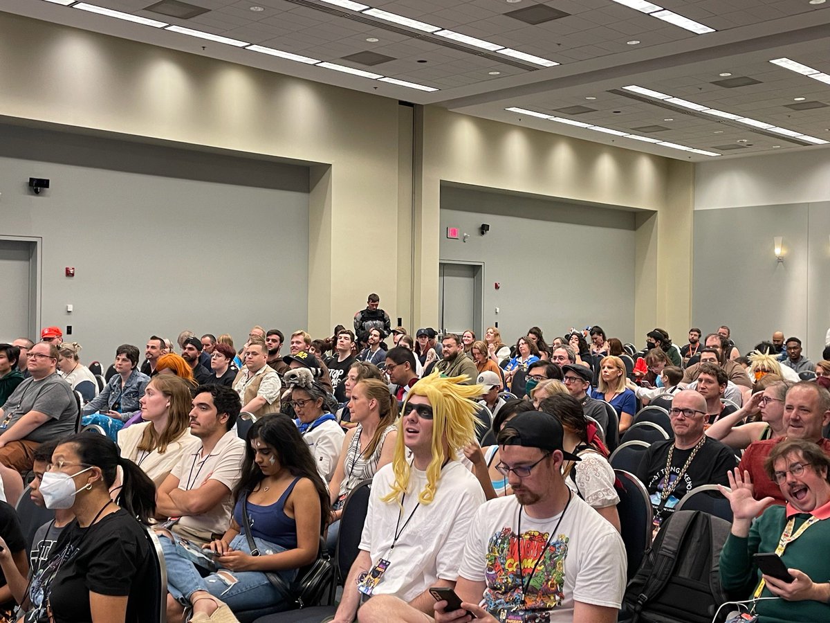 michaelalake's tweet image. Looking back at our #NeverTellUsTheOdds trivia event from #AwesomeCon2023 — it was amazing and an insane amount of fun! Our third time hosting this event and easily our best one yet. From the folks lining up before we got started... #StarWarsTrivia #Fandom (1/2)
