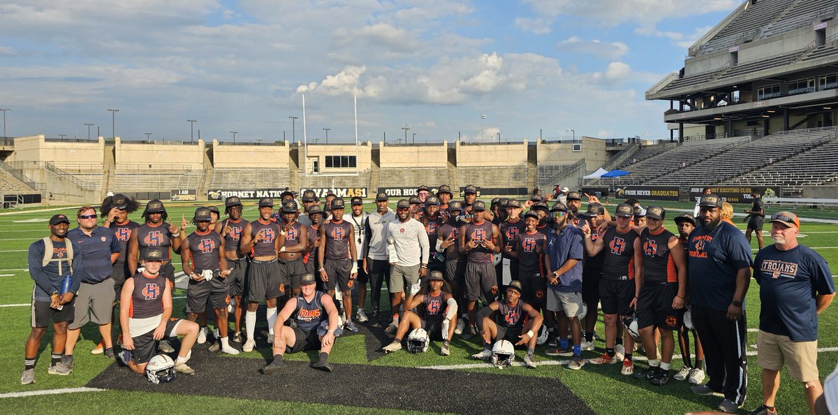 Back to Back ASU 7 on 7 Champs! 
Through all the adversity of the heat, cramps, and other elements, these young men found a way to compEAT and pull it off! 
#KeepClimbing 
#212Degrees
 8-0 on the day 🧡💙
@erob50 
@coach_gresham 
@athletics_CHHS
@BamaStateFB