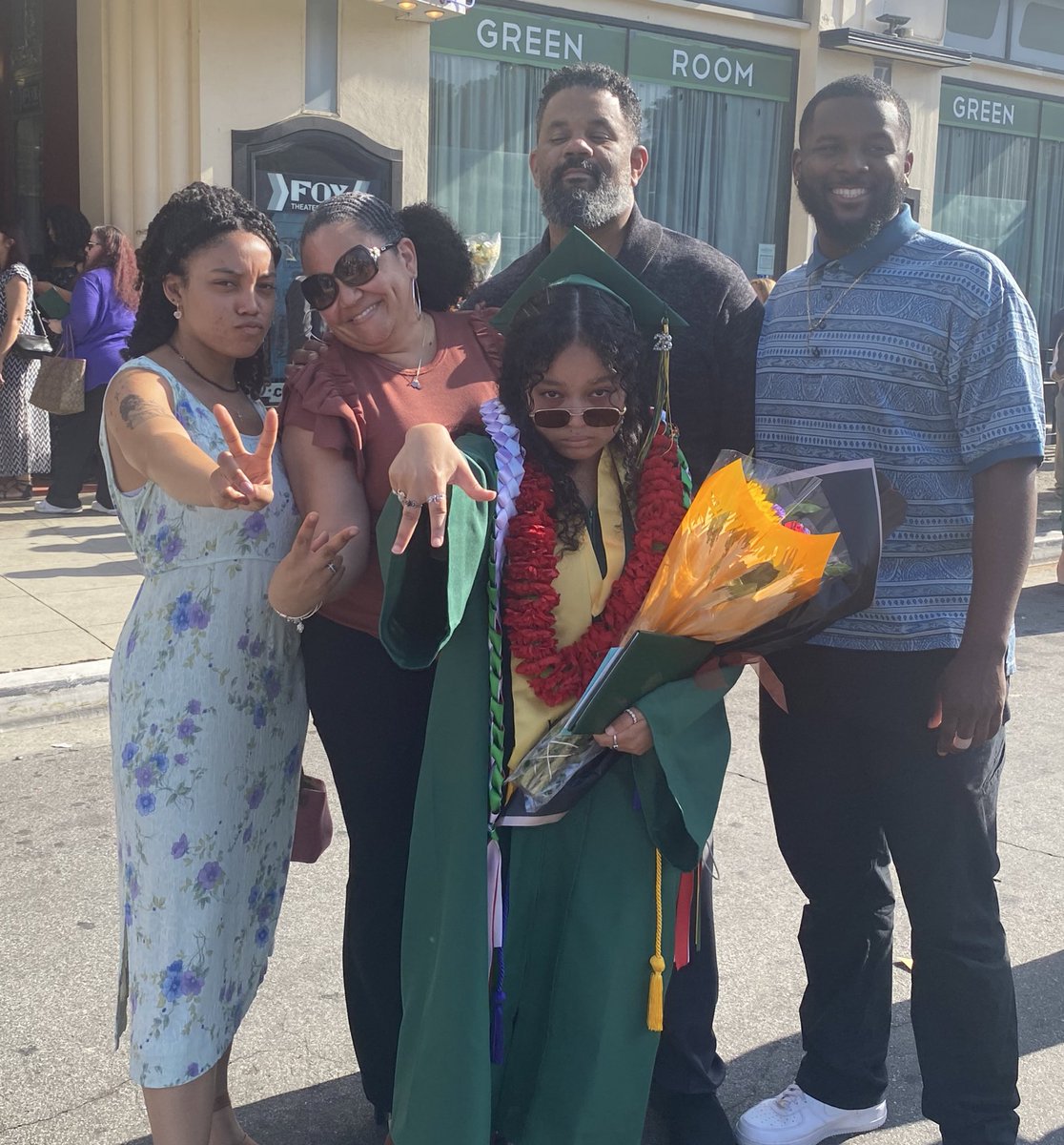 CitiCoach's tweet photo. 3 Graduations later…
We got:
✨1 with an MBA📉
✨1 with a Double Major and A Minor🦆
✨1 with damn near a full ride to Oxy 🐅

#GodDontPlay #NextSeasonOnDeck #EmptyNesters #USCBound #OxyBound #GoDucks #DuckGrad23
@jciti19 @KyliaDominoe @itzrayla https://t.co/UaCyyj0FRo