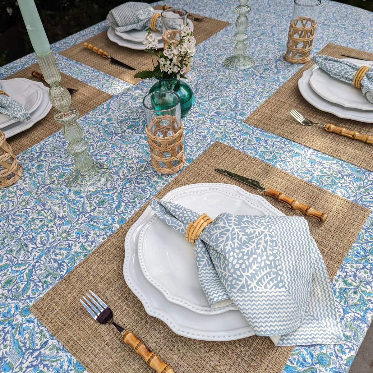 tableinabox's tweet photo. Blue &amp; green tablescape for summer 🌞🏝️ https://t.co/qF5ioJtPEX