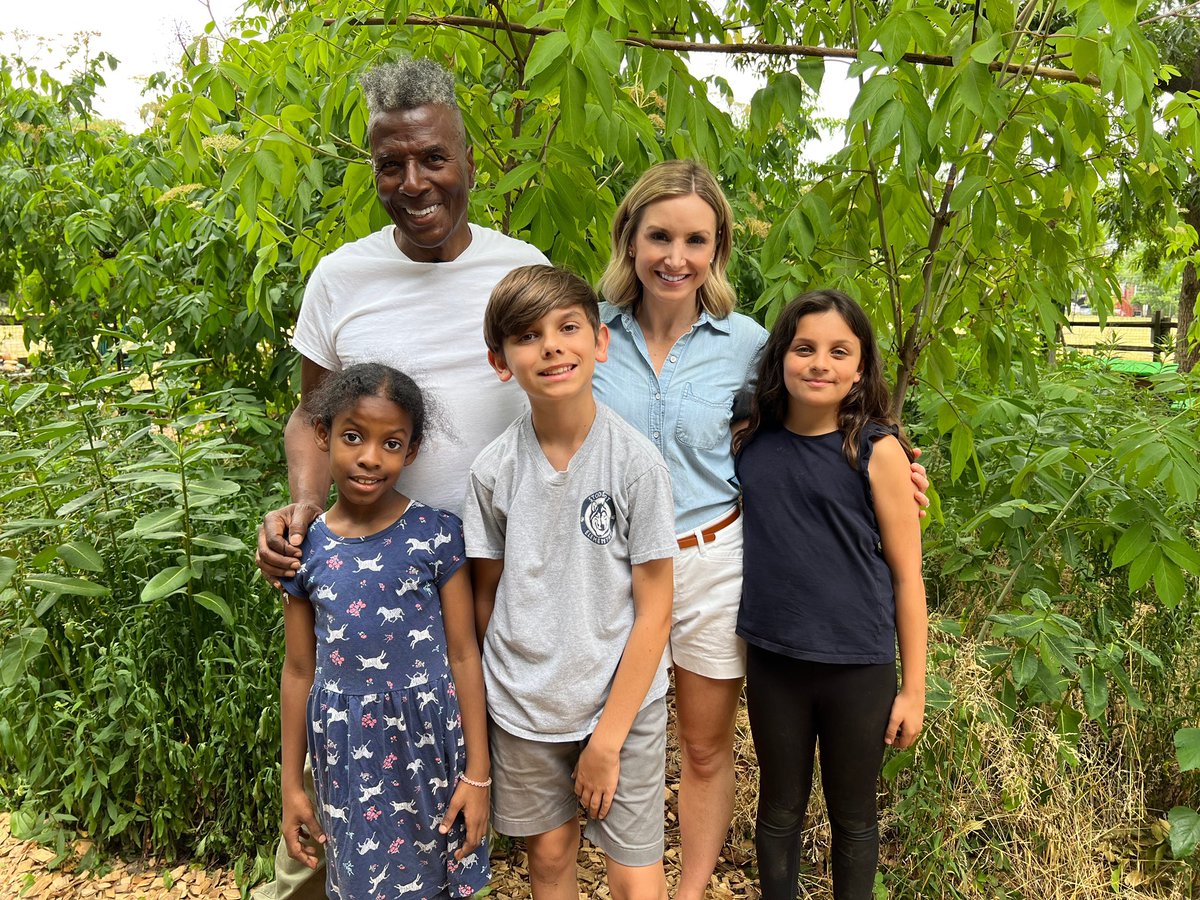 KaitlynMcGrath's tweet image. The best afternoon with these kiddos and Mr. Canada in the @StoddertNews Garden🍅🥕
Proving that lessons that can be taught outside of the classroom are some of the best! Story coming soon to @WUSA9.