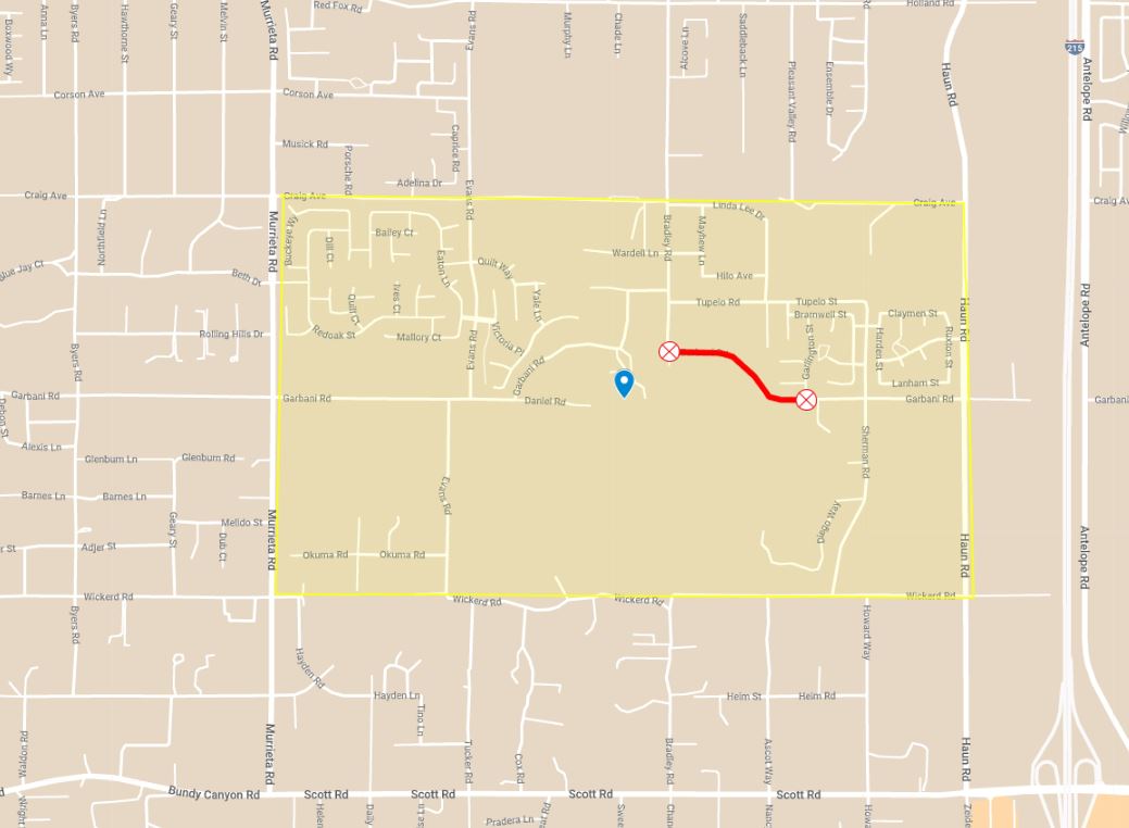 CALFIRERRU's tweet photo. #GarbaniFIRE UPDATE: The evacuation WARNING area has been rescinded. The Evacuation ORDER area is now a WARNING area. Citizens can make their way back to their homes but please stay vigilant and continue to monitor for updates. Drive carefully through the area as fire personnel will be working for several more hours. Updated map: https://t.co/bKDwmFzQIf