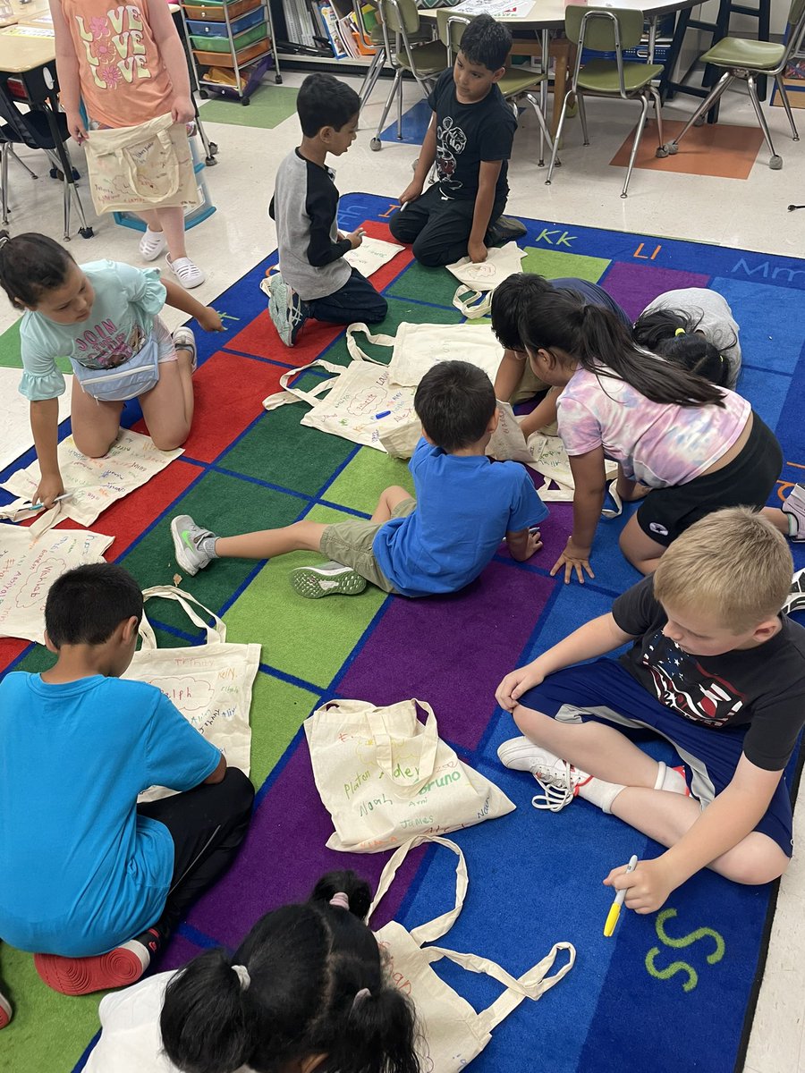 Mrs. Foehr's Class tweet media