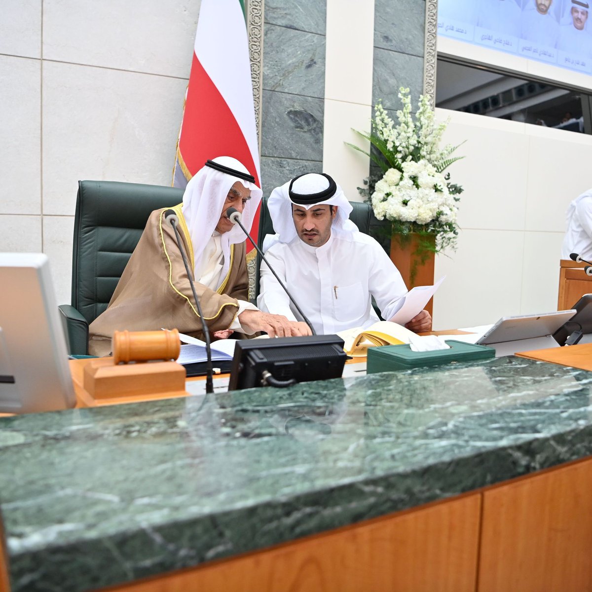 اشهد انك نشمي الدايره الثانيه 🌹
#بدر_نشمي_العنزي 
<a href="/BaderNashmi/">بدر نشمي العنزي</a>